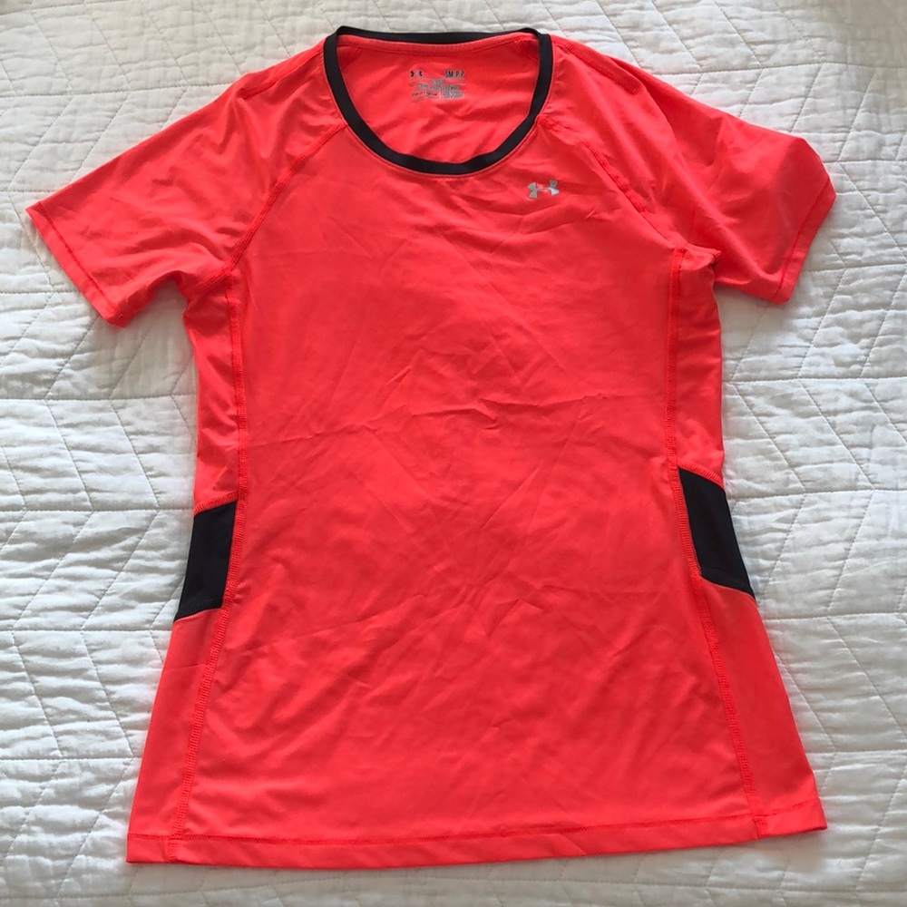 Under Armour top